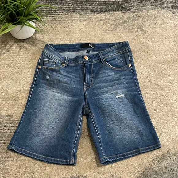 1822 Denim Women Burmuda shorts - Picture 1 of 8